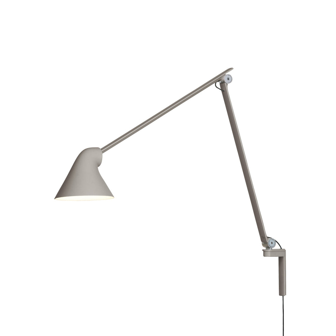 Louis-Poulsen-NJP-lang-vegglampe-Vegglamper-Louis-Poulsen-LP_5743163474-4.jpg