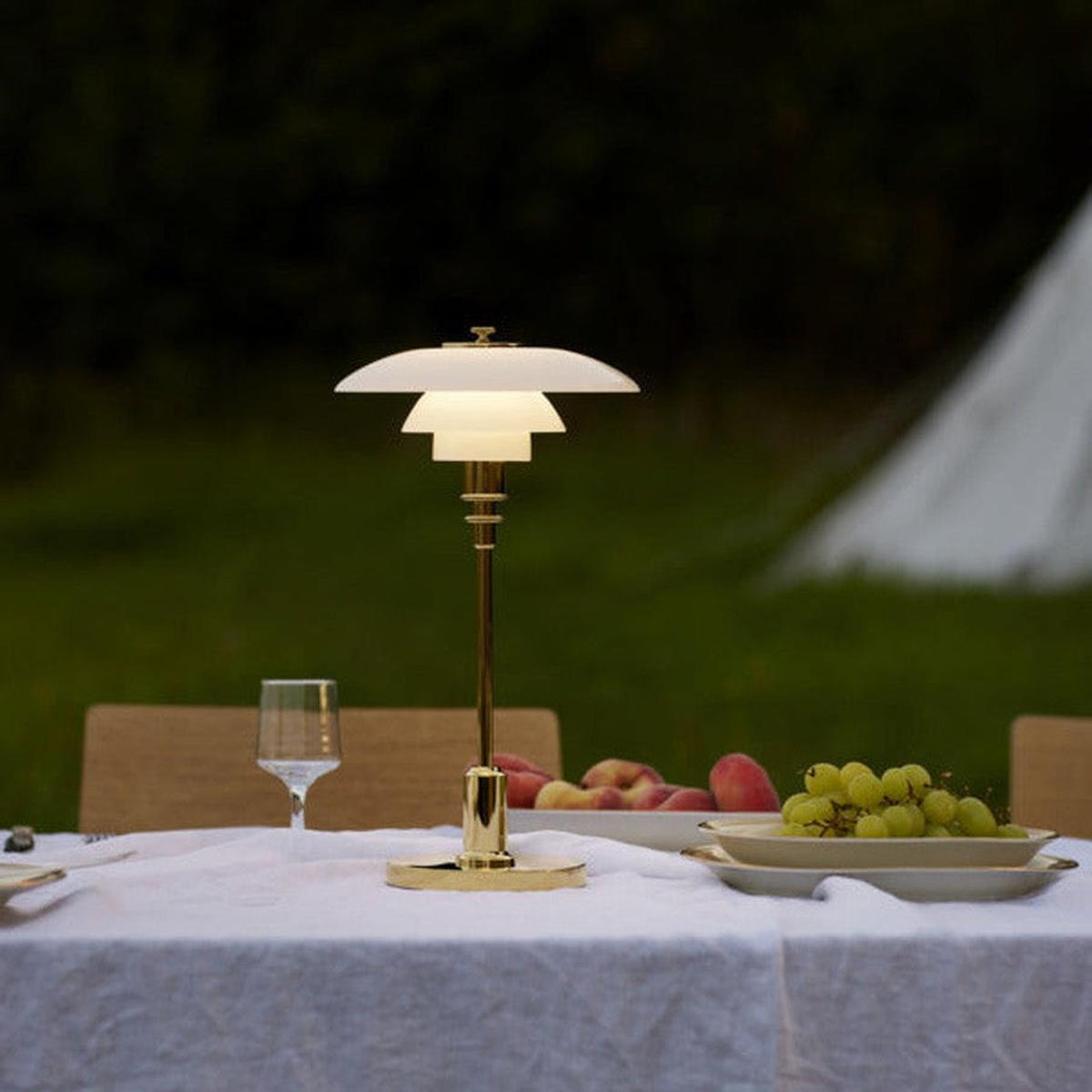 Louis-Poulsen-PH-21-Portable-bordlampe-Bordlamper-Louis-Poulsen-LP_5744170424-1.jpg