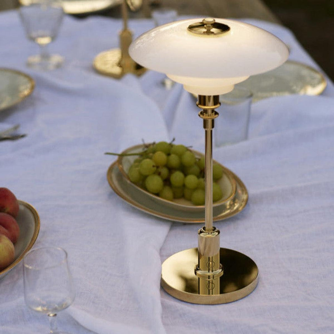 Louis-Poulsen-PH-21-Portable-bordlampe-Bordlamper-Louis-Poulsen-LP_5744170424-3.jpg