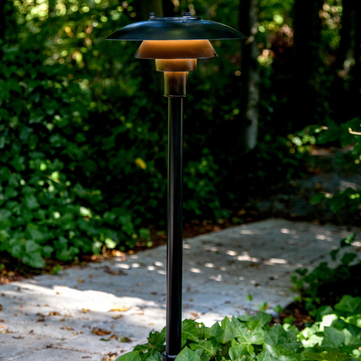 Louis-Poulsen-PH-3-2-12-Pullert-Utebelysning-pullert-Louis-Poulsen-LP_5747293447-1.png