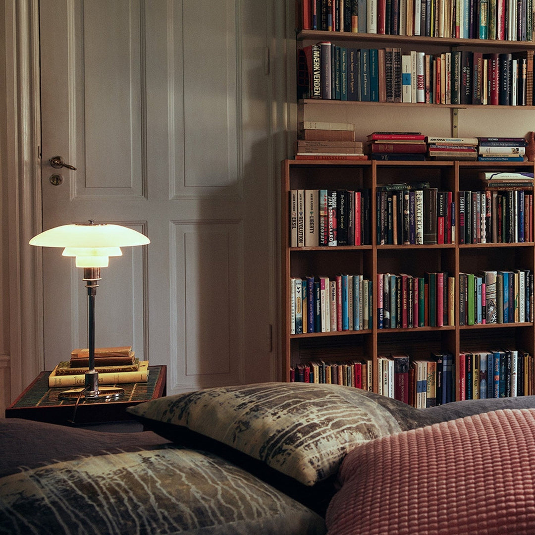 Louis-Poulsen-PH-32-bordlampe-Bordlamper-Louis-Poulsen-LP_5744162801-4.jpg