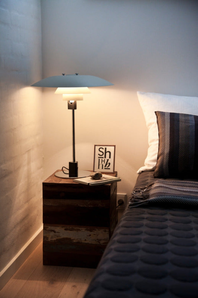 Louis-Poulsen-PH-43-bordlampe-Hvit-Bordlamper-Louis-Poulsen-LP_5744615002-1.jpg