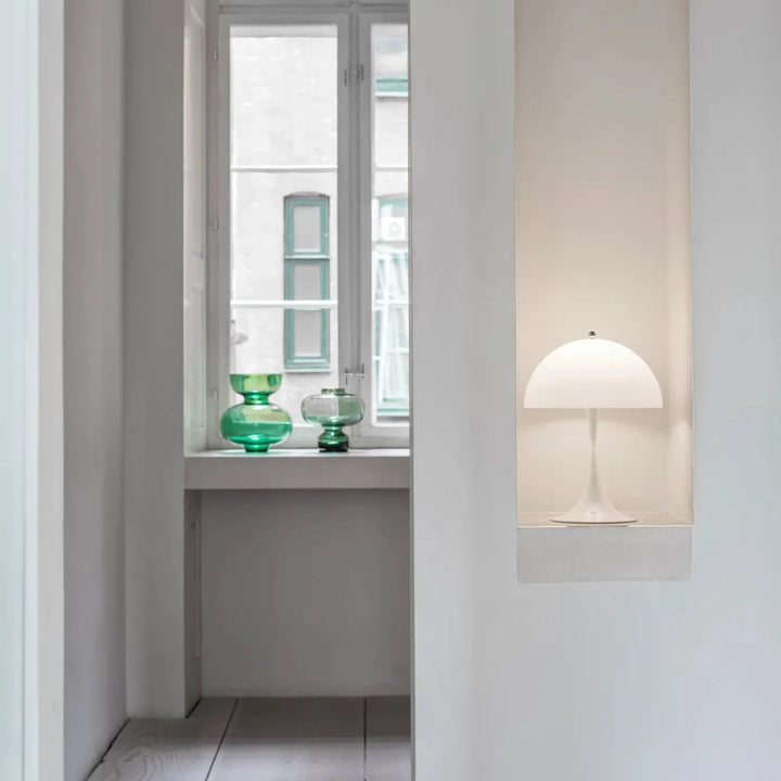 Louis-Poulsen-Panthella-250-V3-Portable-bordlampe-Bordlamper-Louis-Poulsen-LP_5744172998-18.webp