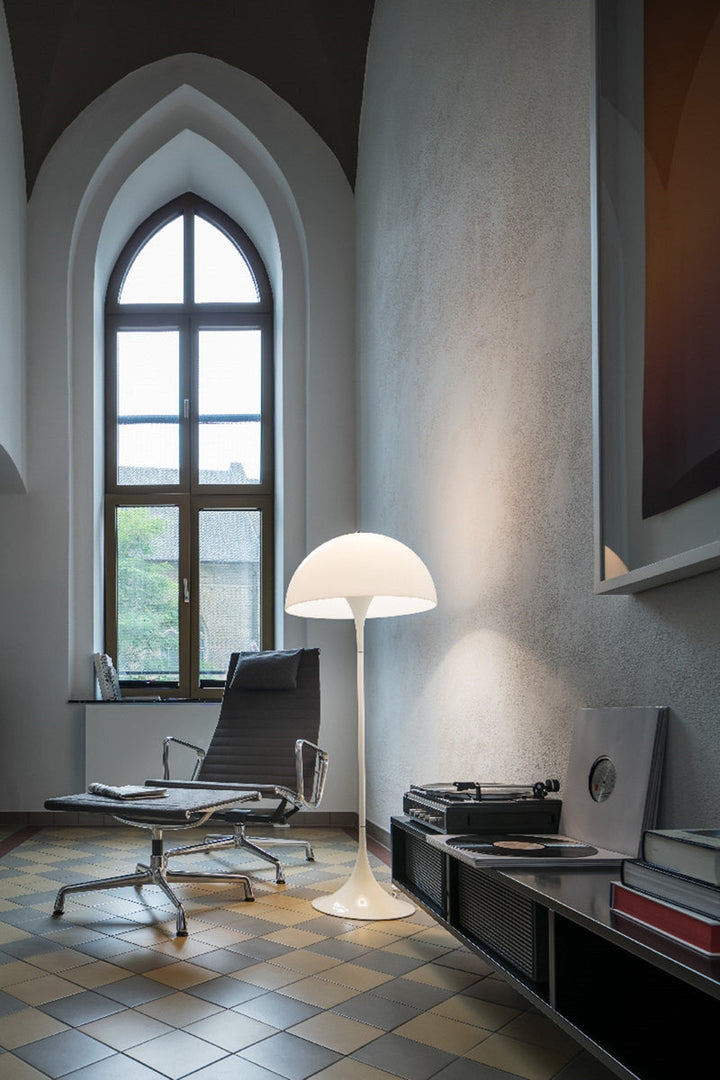 Louis-Poulsen-Panthella-gulvlampe-Gulvlamper-Louis-Poulsen-LP_5744167068-10.jpg