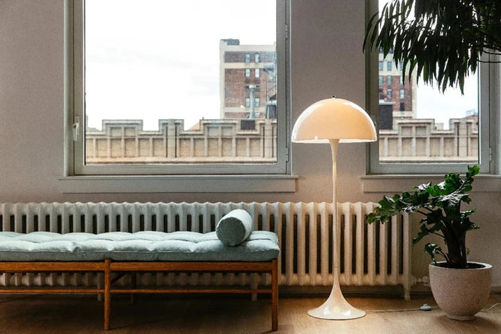 Louis-Poulsen-Panthella-gulvlampe-Gulvlamper-Louis-Poulsen-LP_5744167068-12.webp