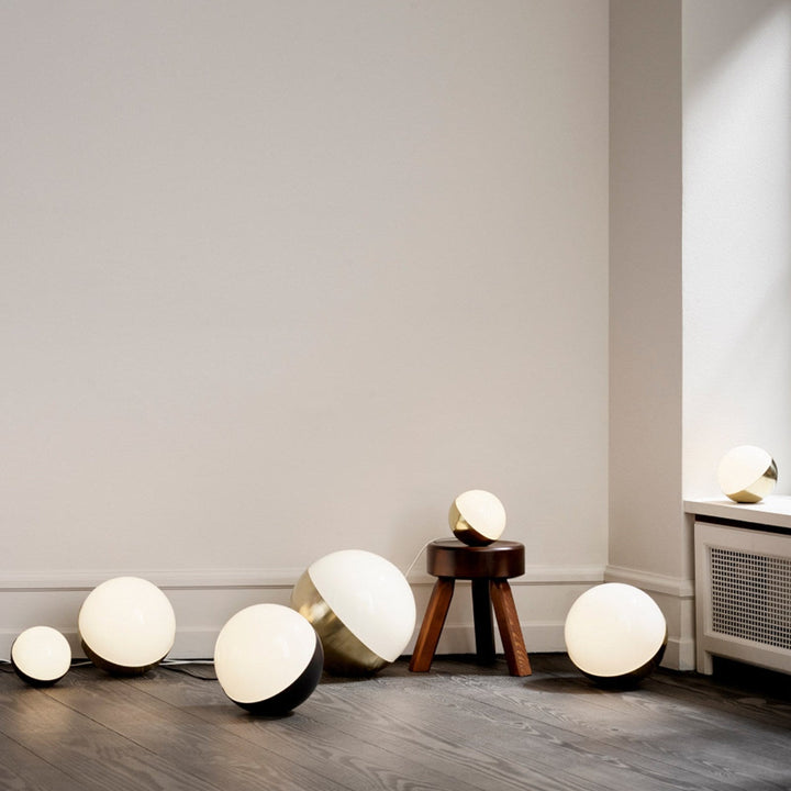 Louis-Poulsen-VL-Studio-320-bord-gulv-Bordlamper-Louis-Poulsen-LP_5744167893-5.jpg