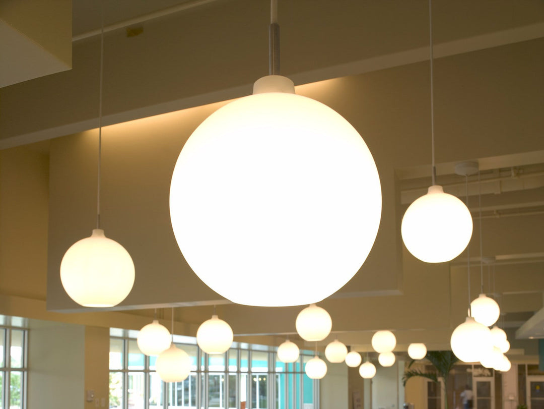 Louis-Poulsen-Wohlert-taklampe-O40-Opal-Takpendler-Louis-Poulsen-LP_5741087015-6.jpg