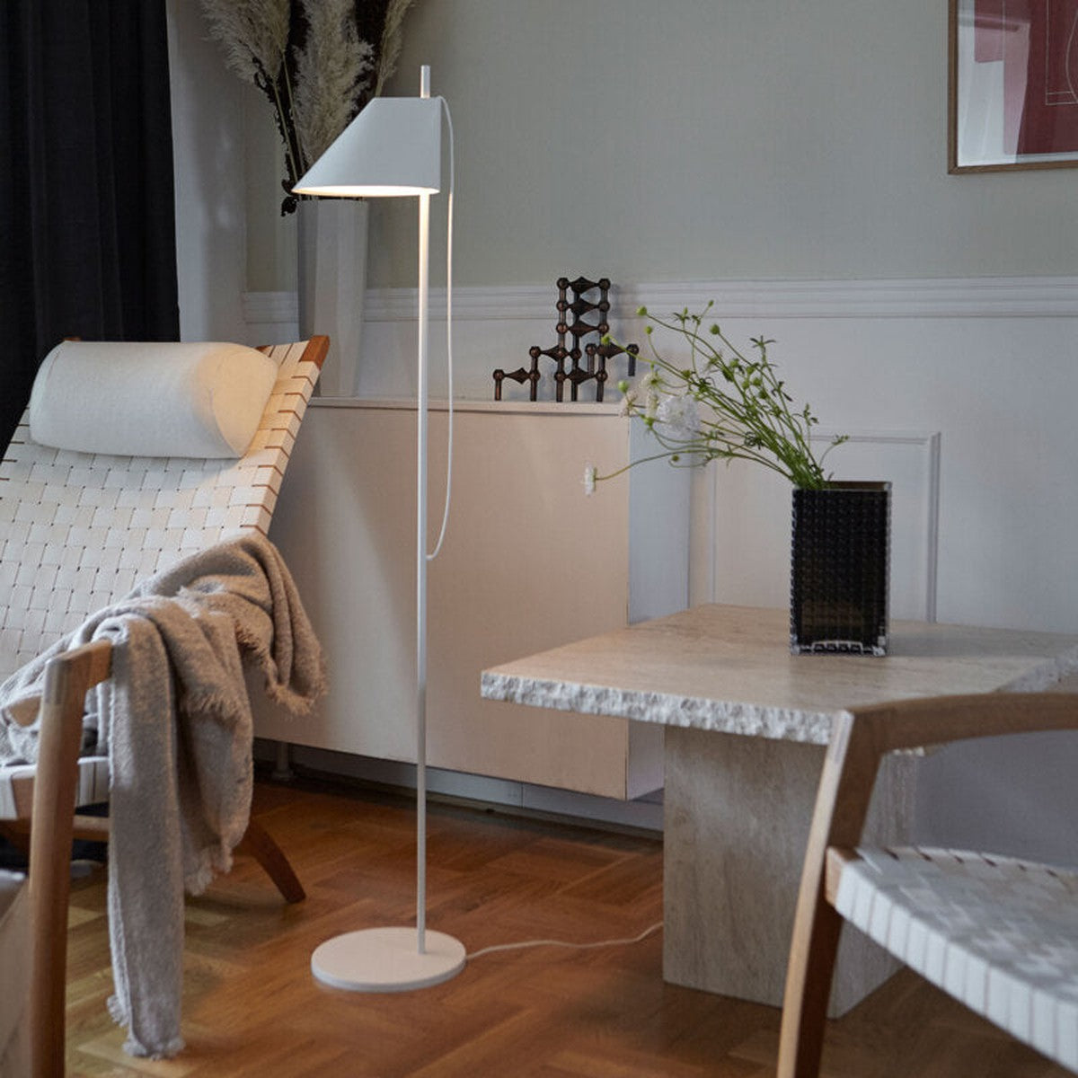 Louis-Poulsen-Yuh-Gulvlampe-Gulvlamper-Louis-Poulsen-LP_5744612539-1.jpg