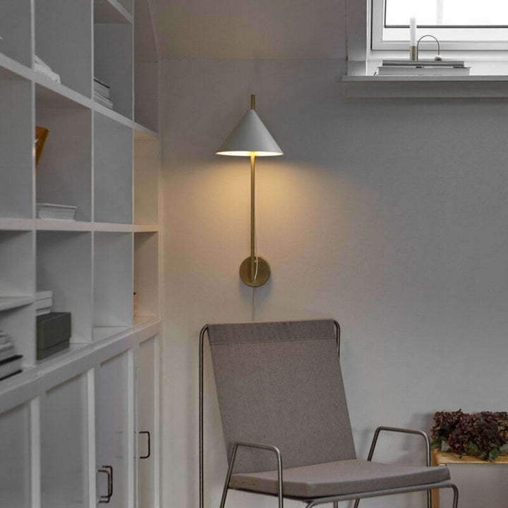 Louis-Poulsen-Yuh-Vegglampe-Vegglamper-Louis-Poulsen-LP_5743141409-2.jpg