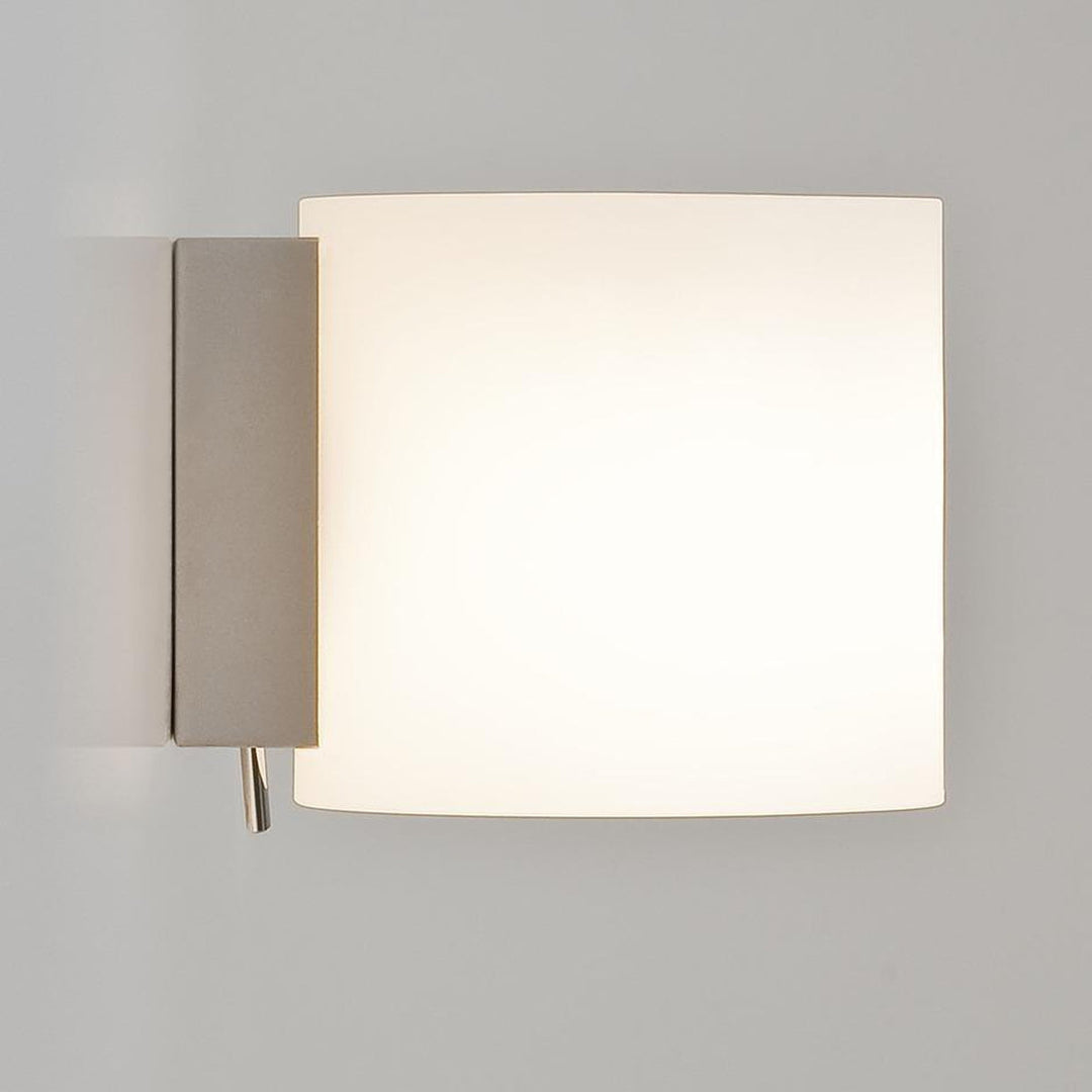 Luga-vegglampe-Opal-glass-Vegglamper-Astro-Lighting-Asg_1074001-4.jpg