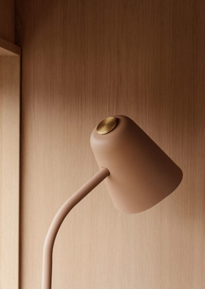 Me-gulvlampe-Gulvlamper-Northern-NOn_696-2.jpg