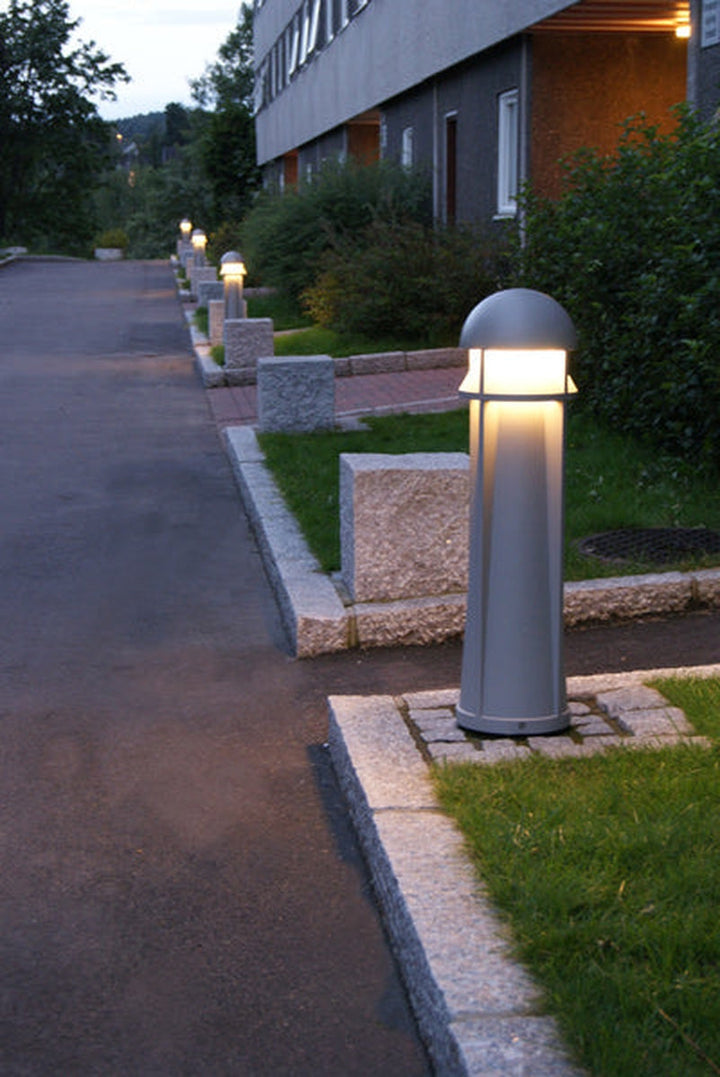 Narvik-557-vandalsikker-pullert-95-cm-218W-3000K-IP65-IK10-Utebelysning-pullert-Norlys-3185557-5.jpg