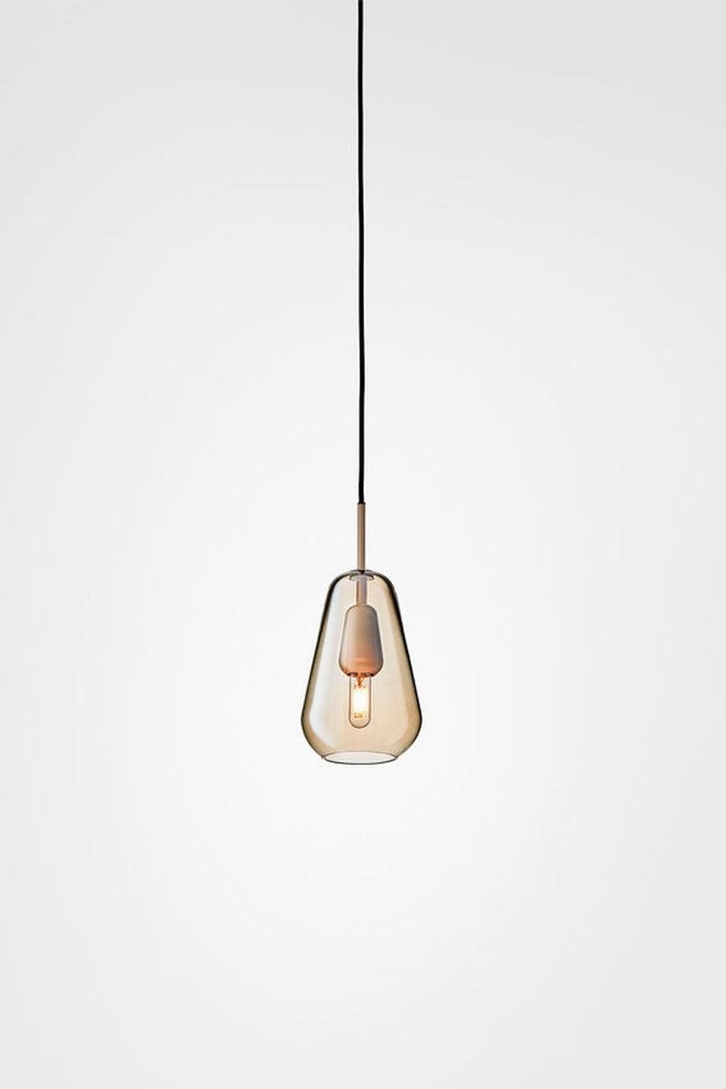Nuura-Anoli-1-small-Gold-Takpendler-Nuura-Nua_2013001-1.jpg
