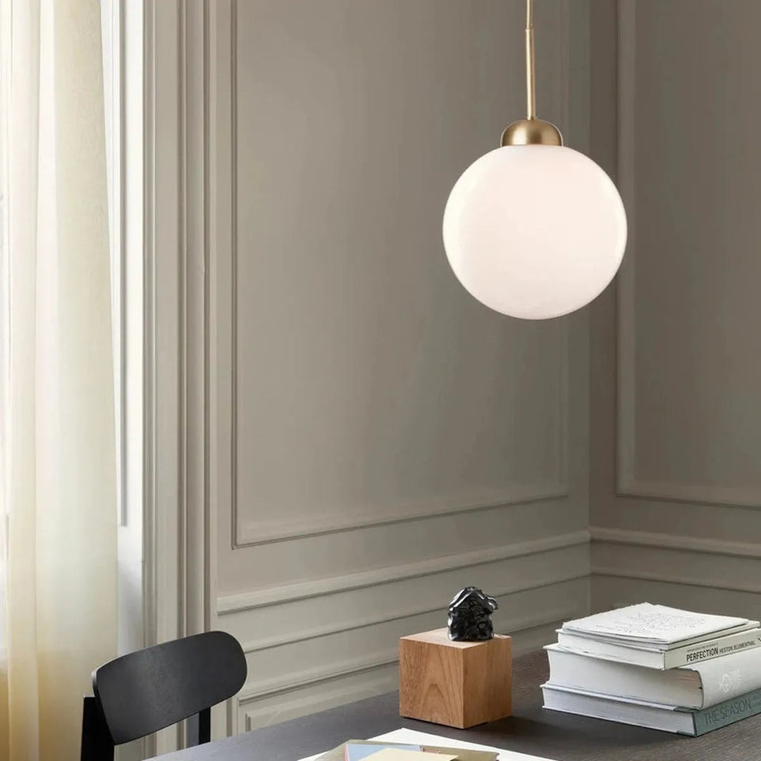 Nuura-Apiales-1-taklampe-messing-opal-Takpendler-Nuura-Nua_2053006-2.webp