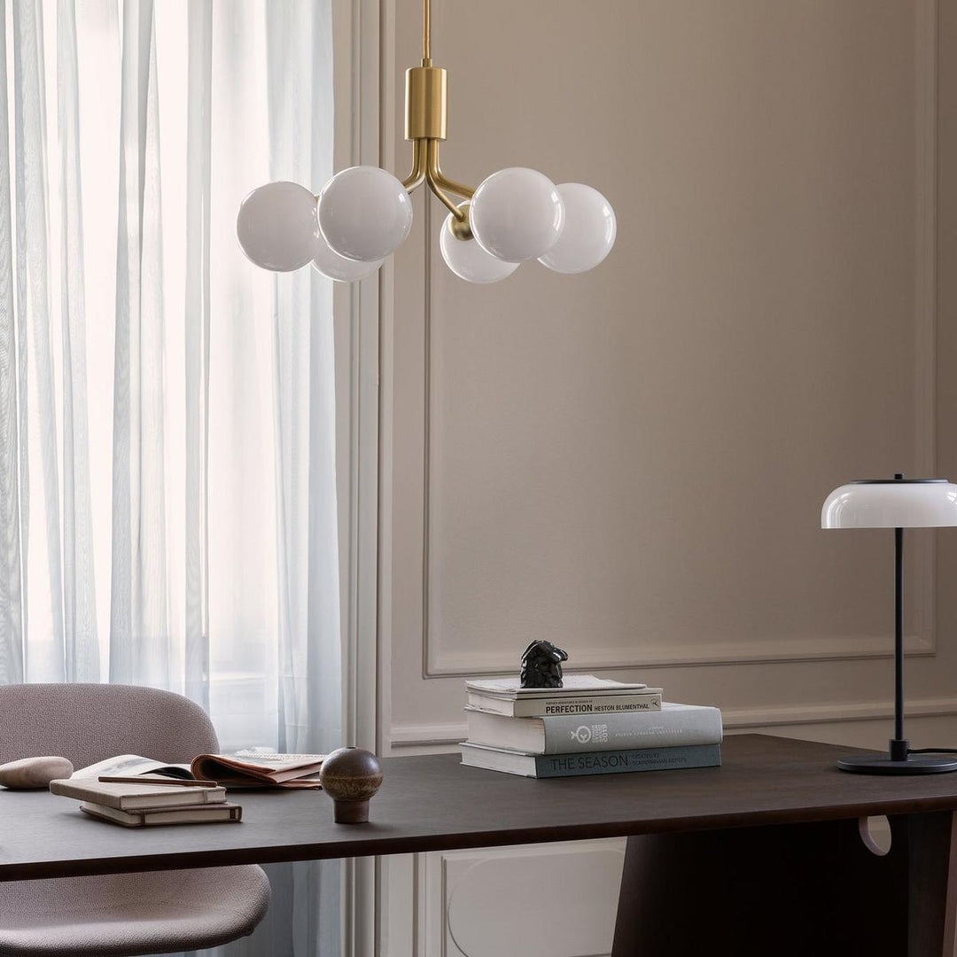 Nuura-Apiales-6-taklampe-messing-opal-Takpendler-Nuura-Nua_2053010-6.jpg