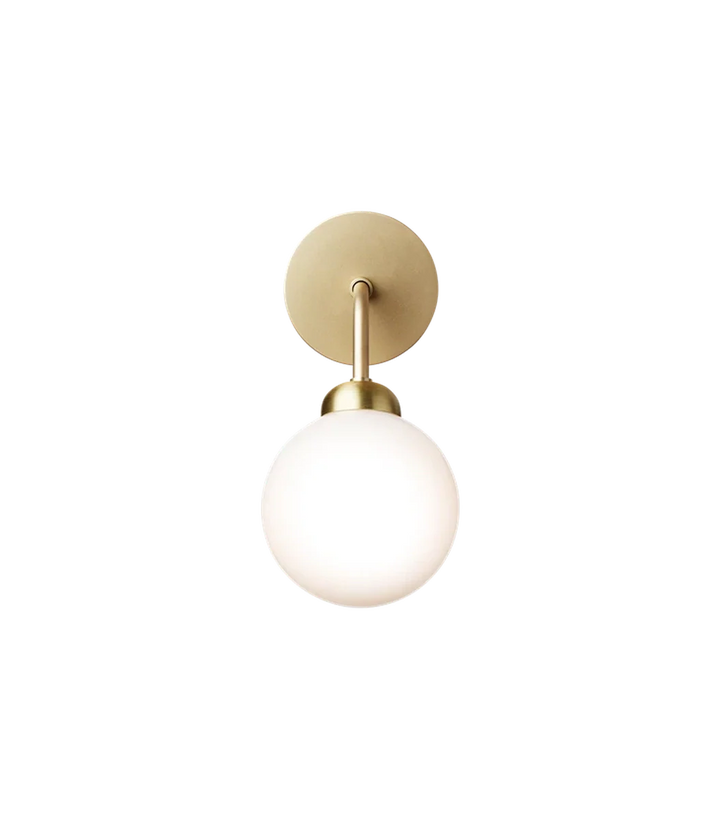 Nuura-Apiales-vegglampe-messingOpal-Vegglamper-Nuura-Nua_2055001-3.webp