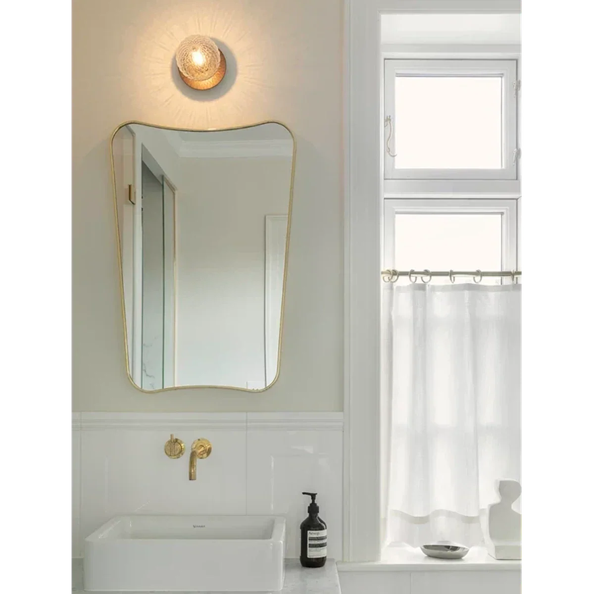 Nuura-Liila-1-vegglampetaklampe-Small-Bronse-Klar-Vegglamper-Nuura-Nua_2046045-2.webp