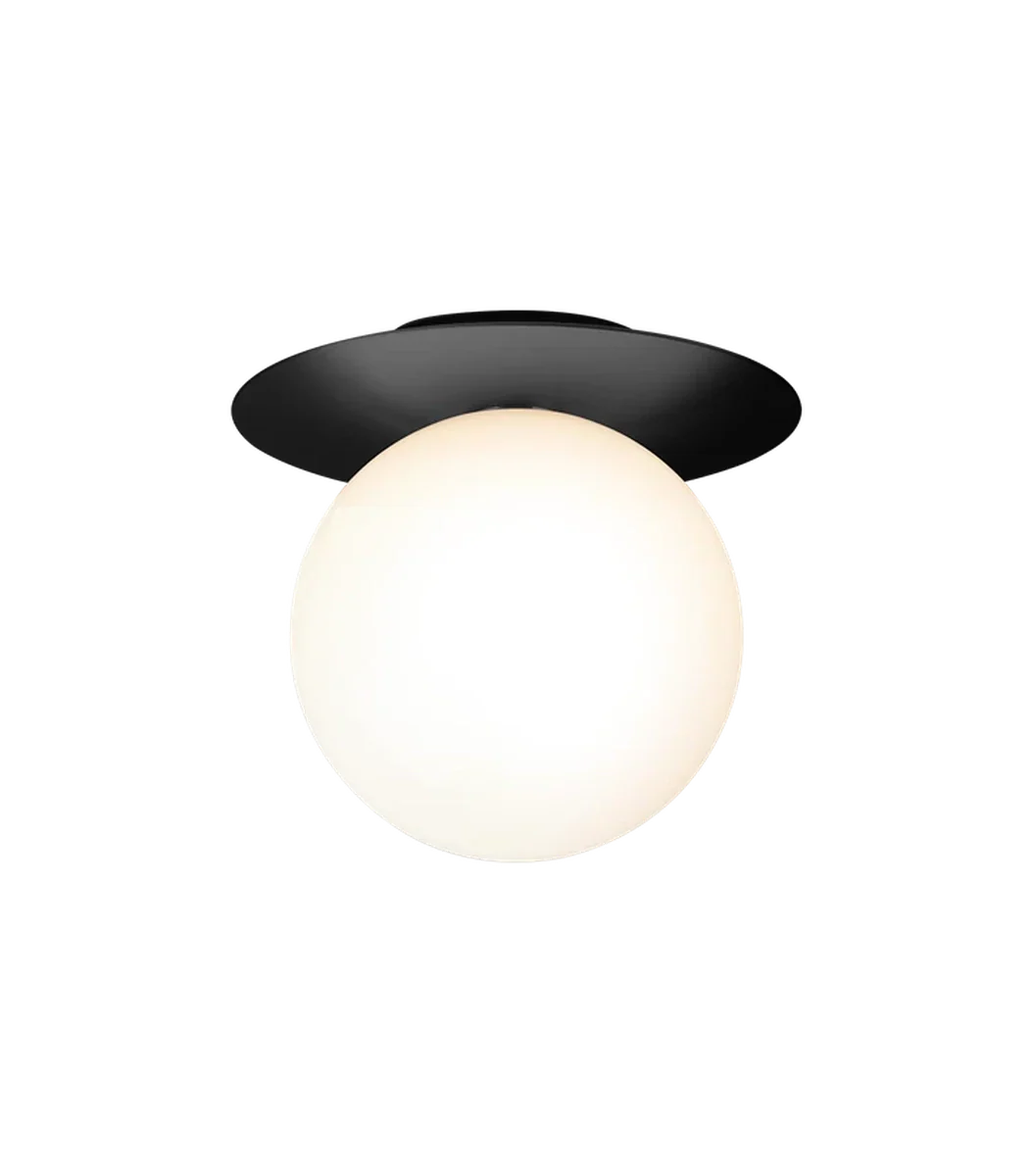 Nuura-Liila-1-vegglampetaklampe-large-svart-opal-Vegglamper-Nuura-Nua_2046032-4.webp