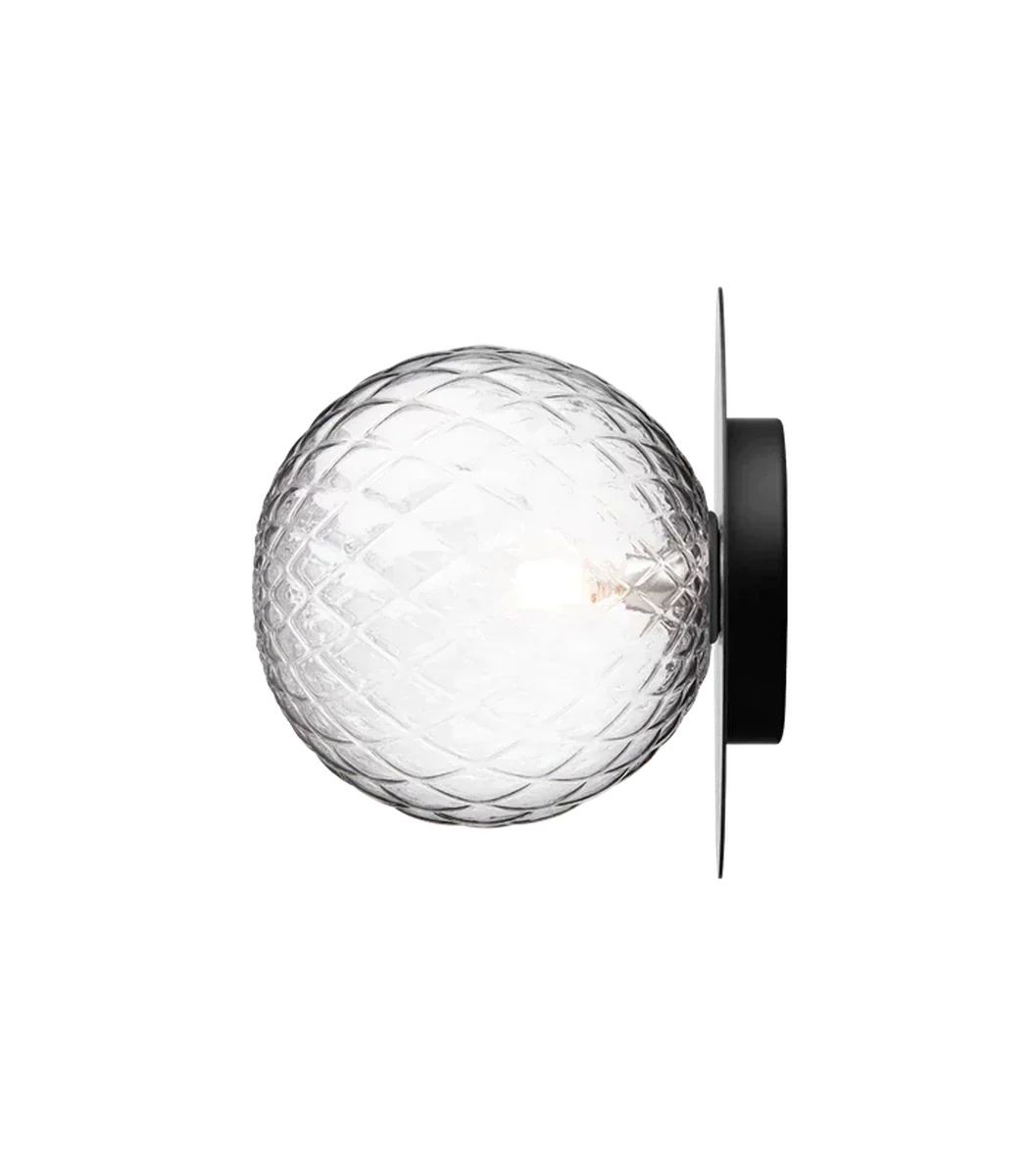 Nuura-Liila-1-vegglampetaklampe-large-svart-optikk-Vegglamper-Nuura-Nua_2046030-2.webp