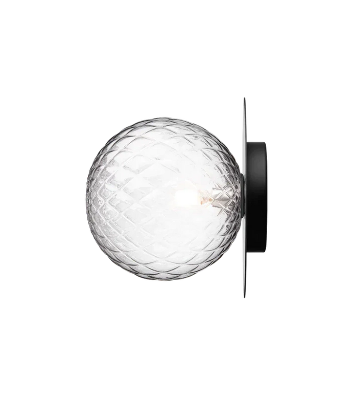 Nuura-Liila-1-vegglampetaklampe-large-svart-optikk-Vegglamper-Nuura-Nua_2046030-2.webp