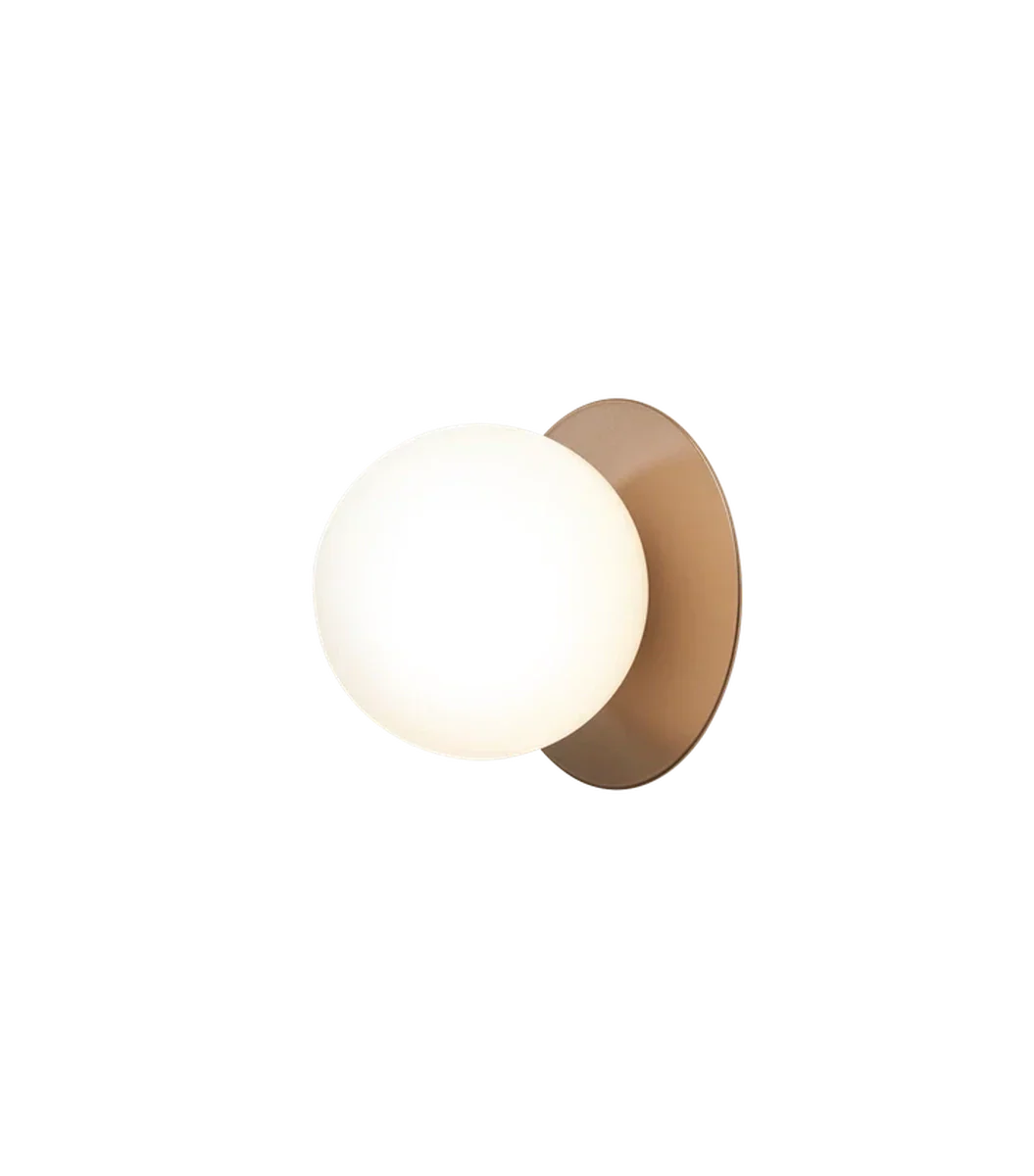Nuura-Liila-1-vegglampetaklampe-medium-bronseopal-Vegglamper-Nuura-Nua_2046036-5.webp