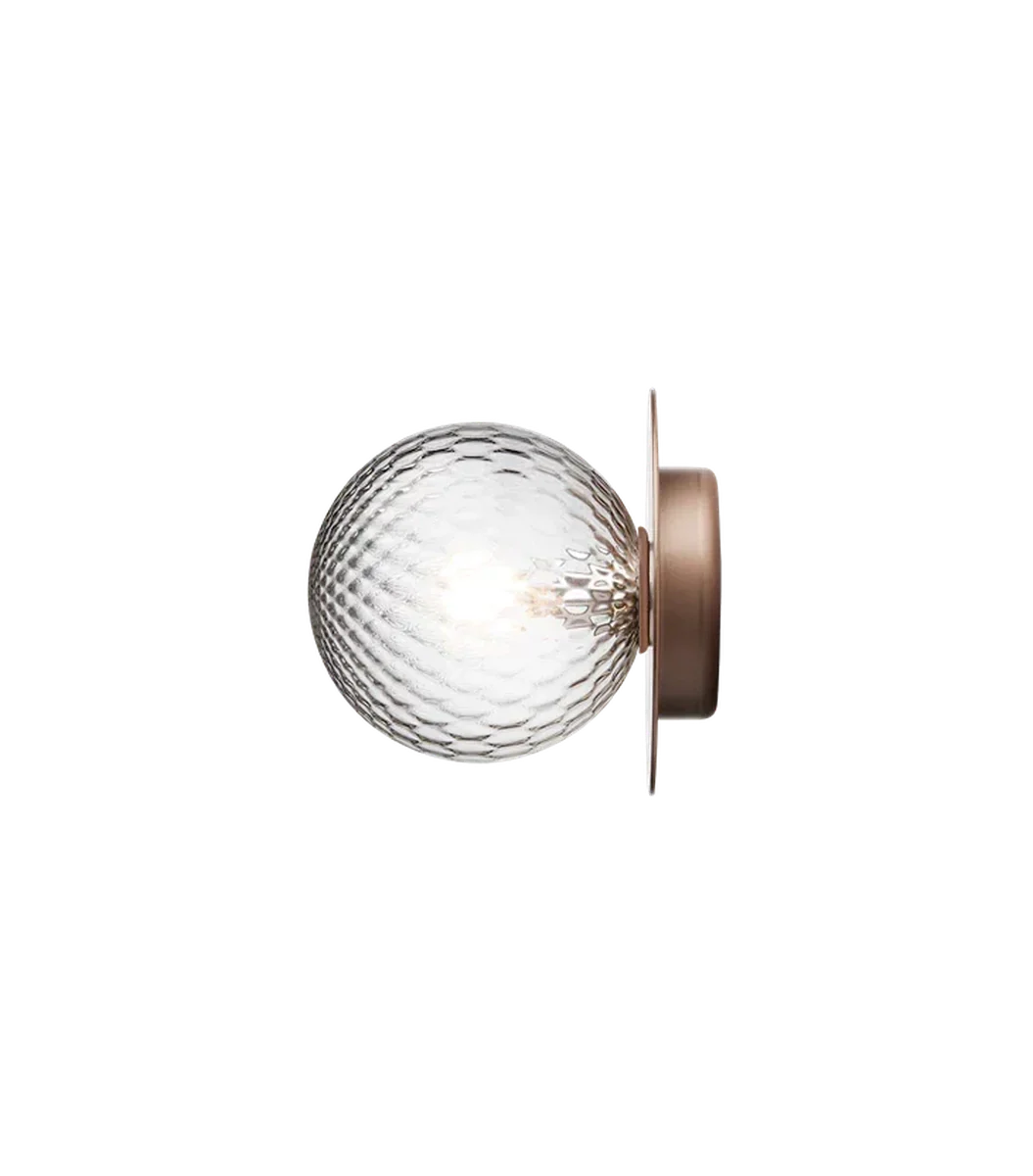 Nuura-Liila-1-vegglampetaklampe-medium-bronseoptic-Vegglamper-Nuura-Nua_2046034-1.webp