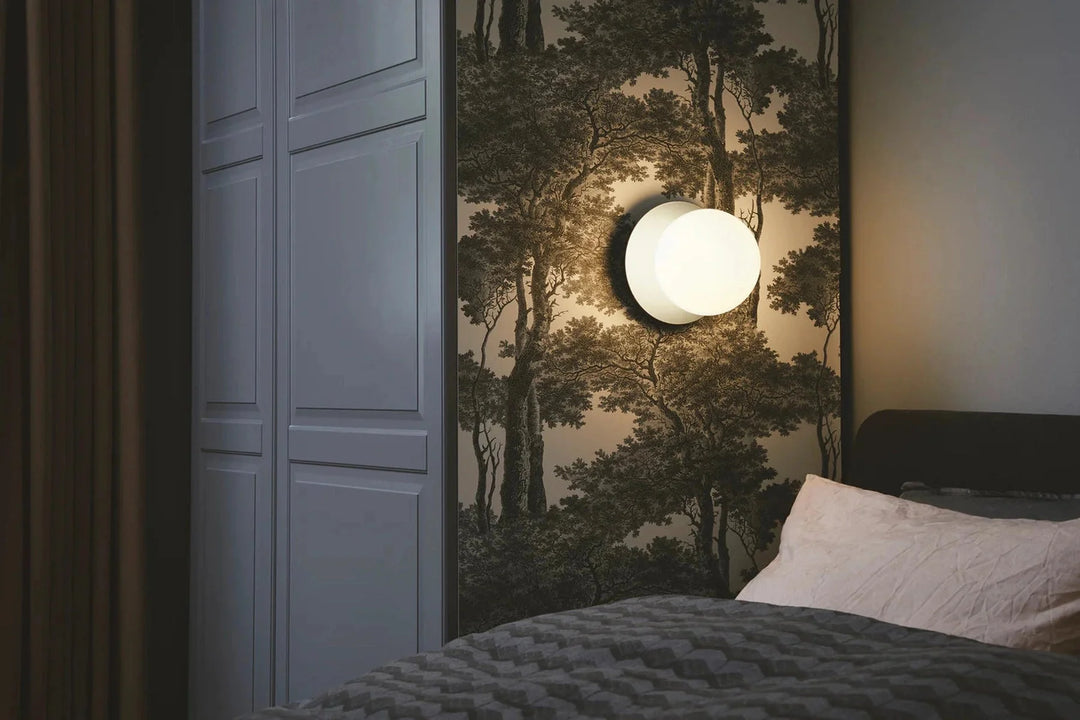 Liila 1 medium vegglampe