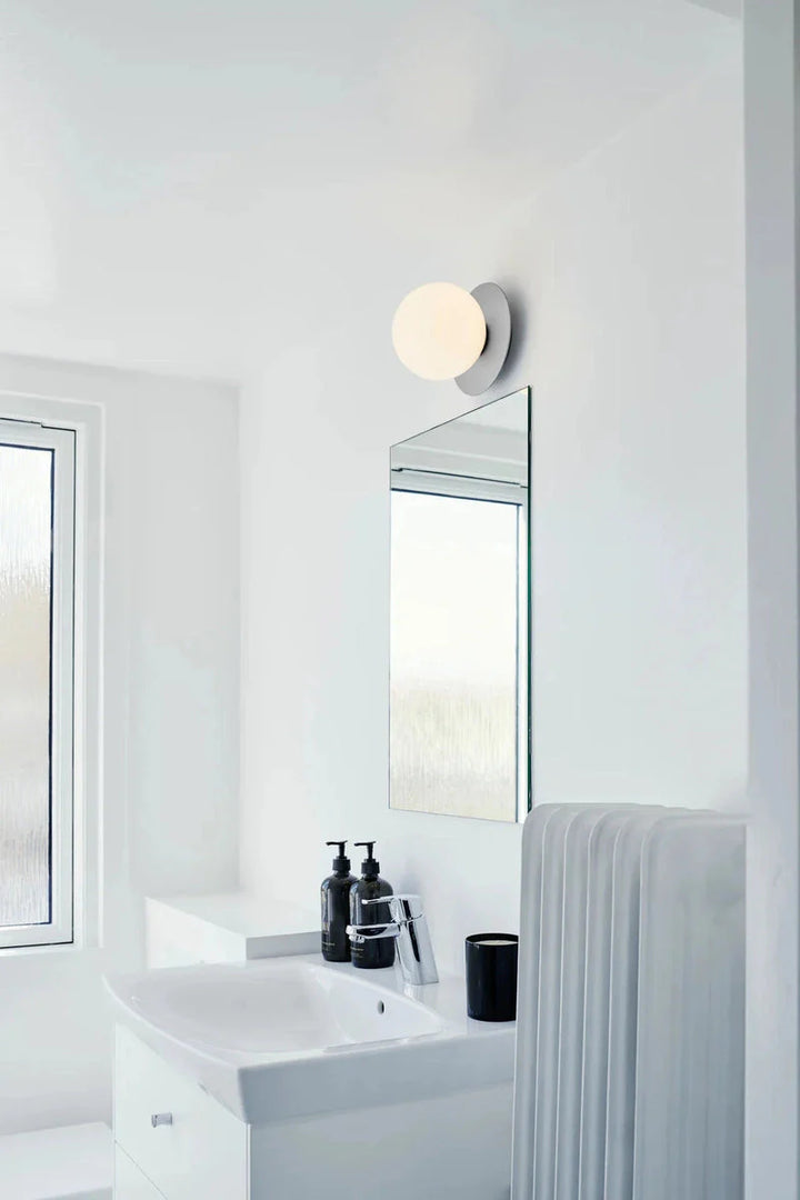 Liila 1 medium vegglampe