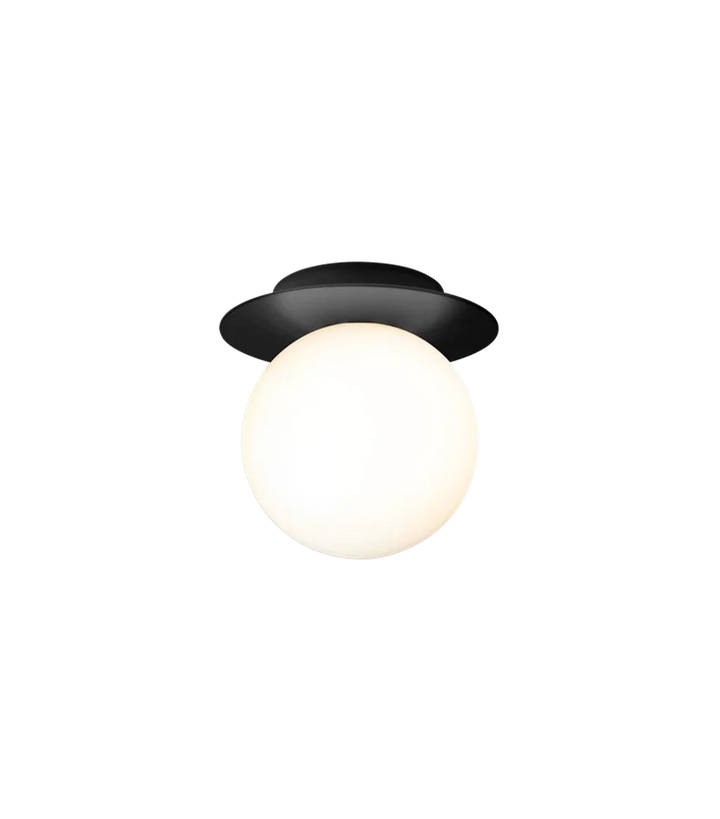 Nuura-Liila-1-vegglampetaklampe-medium-svart-opal-glass-Vegglamper-Nuura-Nua_2046028-2.webp
