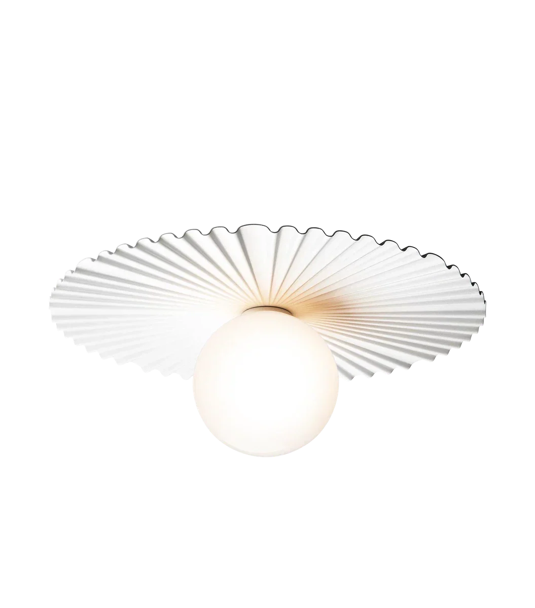 Nuura-Liila-Muuse-vegglampetaklampe-medium-Hvit-opal-Vegglamper-Nuura-Nua_2046070-2.webp