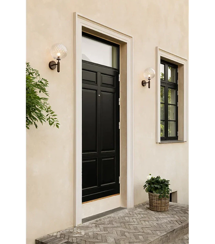 Nuura-Miira-utendorslampe-bronse-optikk-Utebelysning-vegg-klassisk-Nuura-Nua_2035009-2.webp