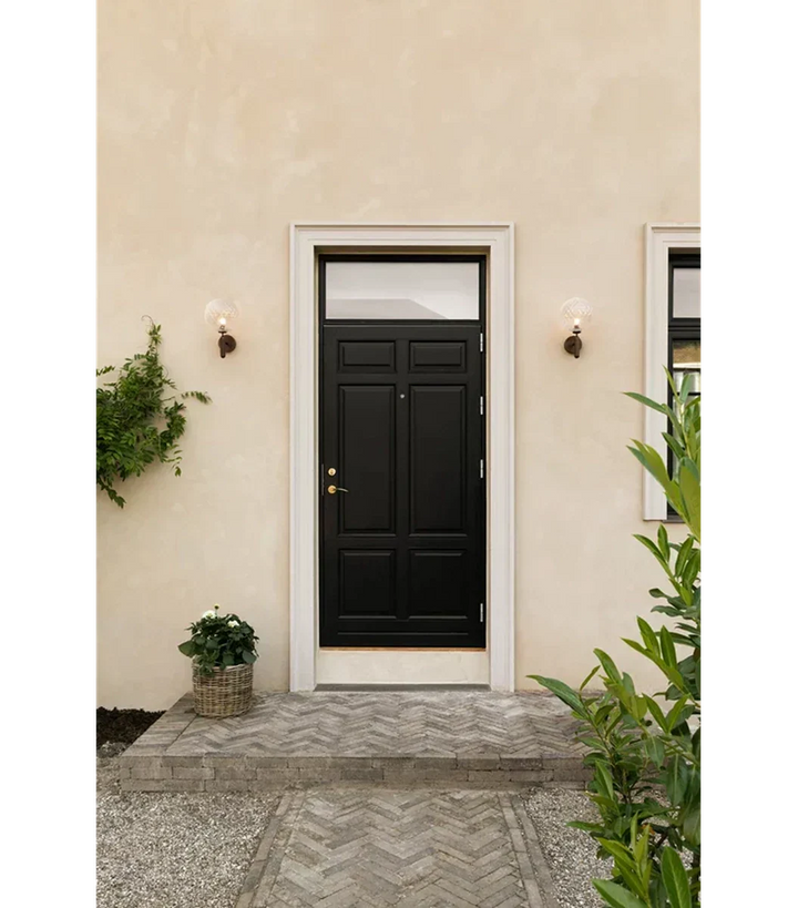 Nuura-Miira-utendorslampe-bronse-optikk-Utebelysning-vegg-klassisk-Nuura-Nua_2035009-3.webp