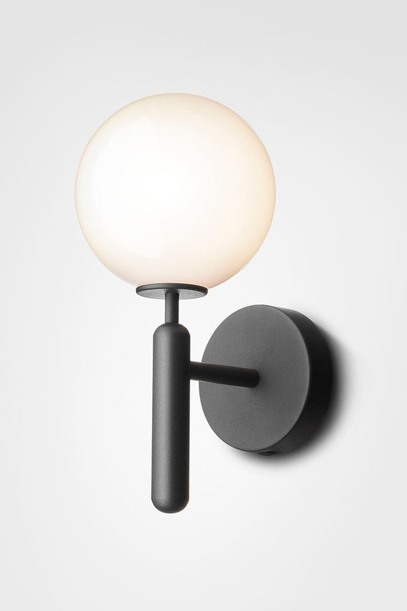 Nuura-Miira-vegglampe-svart-opal-Vegglamper-Nuura-Nua_2035002-1.jpg