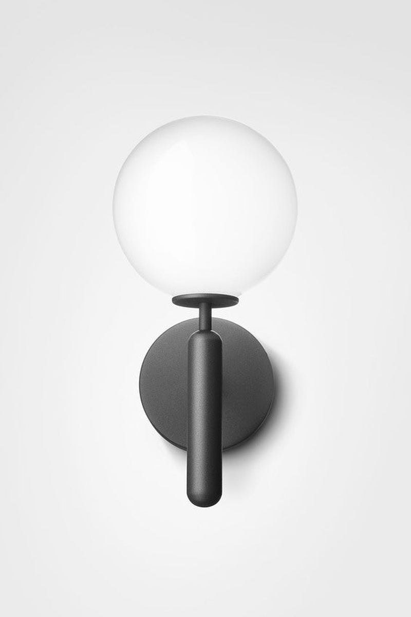 Nuura-Miira-vegglampe-svart-opal-Vegglamper-Nuura-Nua_2035002-2.jpg