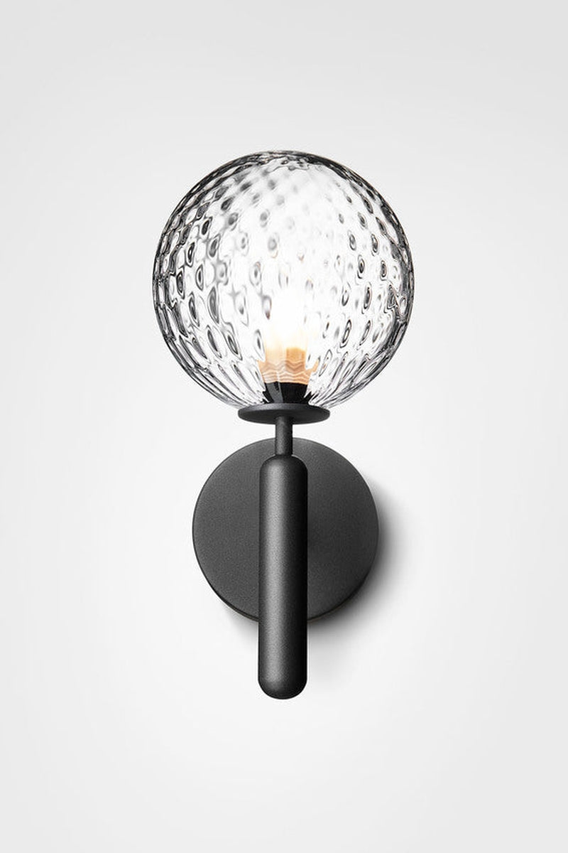 Nuura-Miira-vegglampe-svart-optikk-Vegglamper-Nuura-Nua_2035001-3.jpg