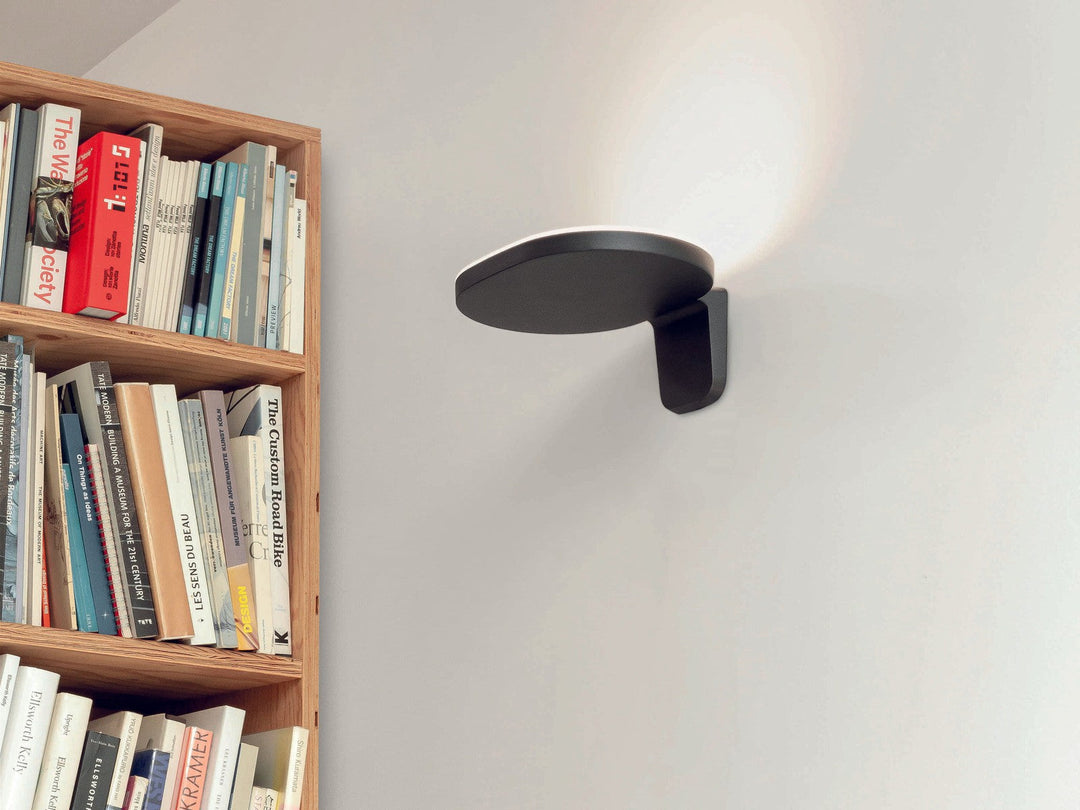 Oplight-W1-Vegglamper-Flos-Fls_F4681030-5.jpg