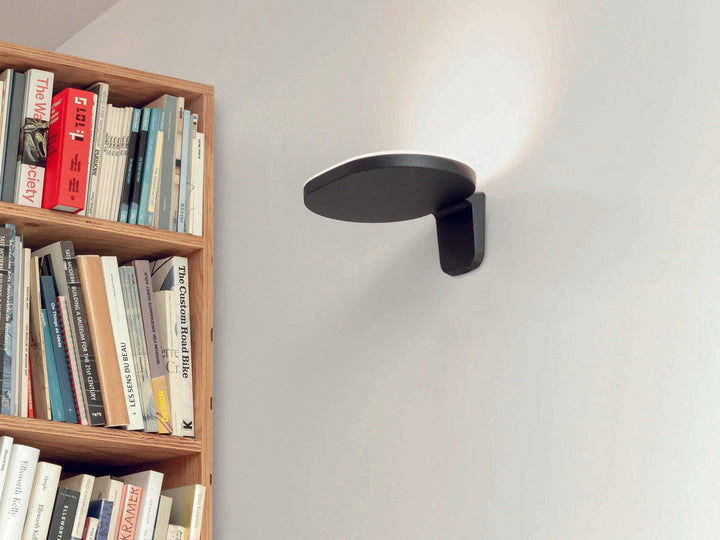 Oplight-W1-Vegglamper-Flos-Fls_F4681030-5.jpg
