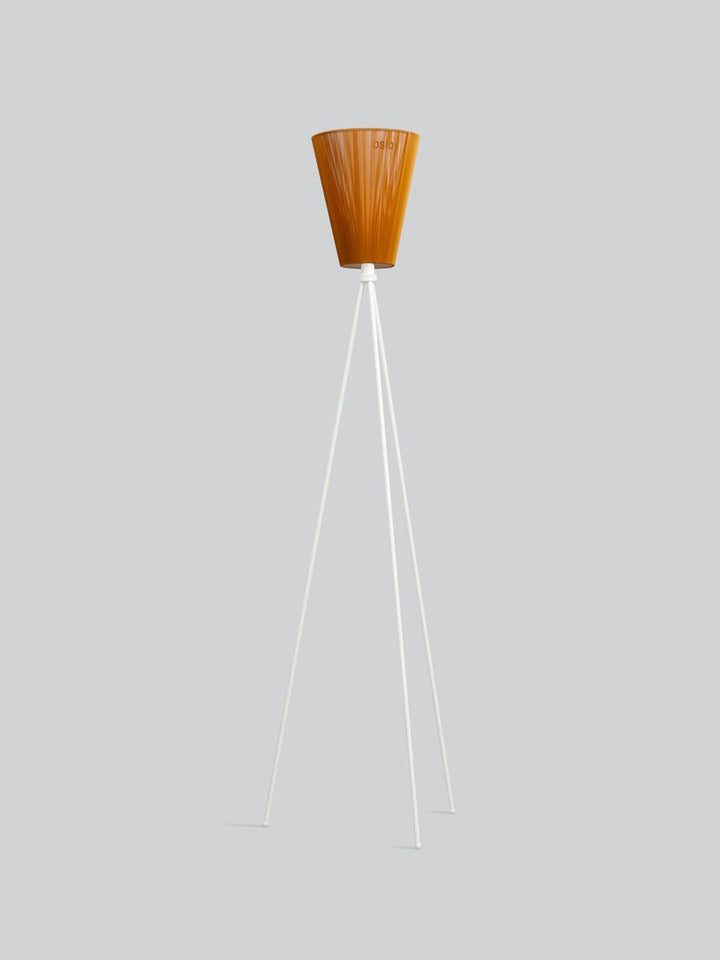 Oslo-Wood-gulvlampe-hvit-med-skjerm-Gulvlamper-Northern-NOn_185166-3.jpg