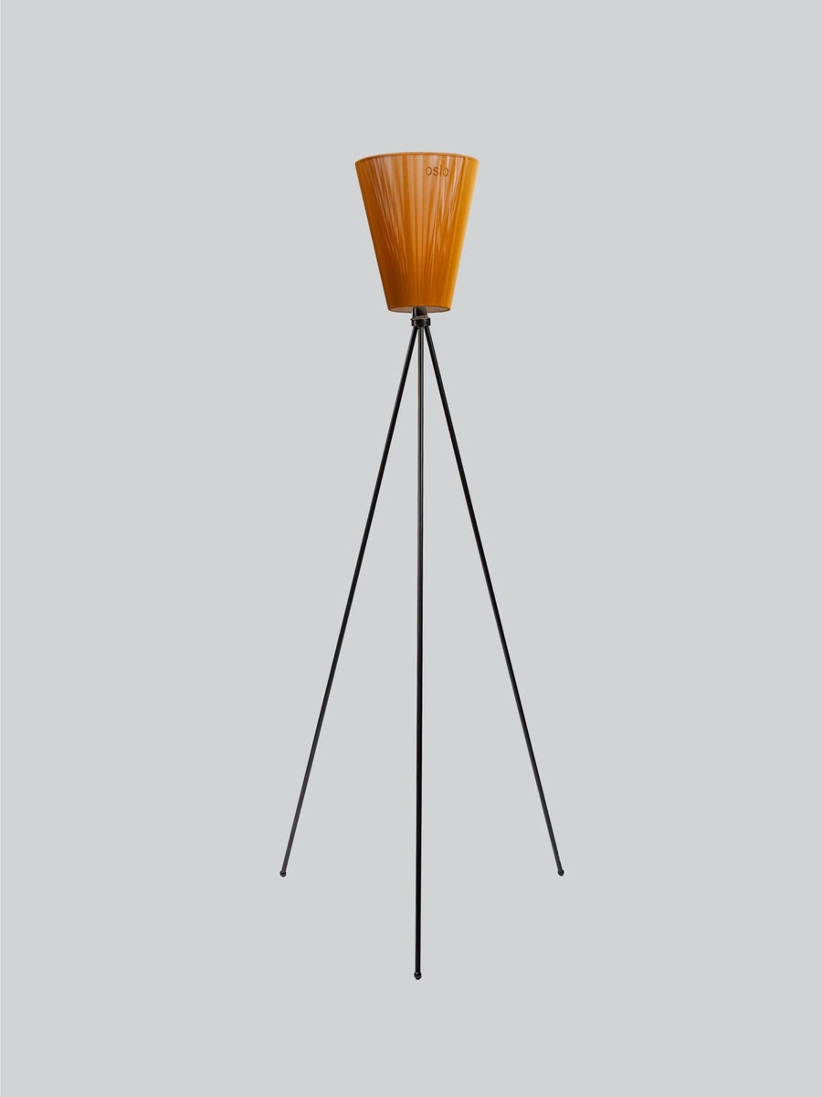 Oslo-Wood-gulvlampe-svart-med-skjerm-Gulvlamper-Northern-NOn_186166-7.jpg