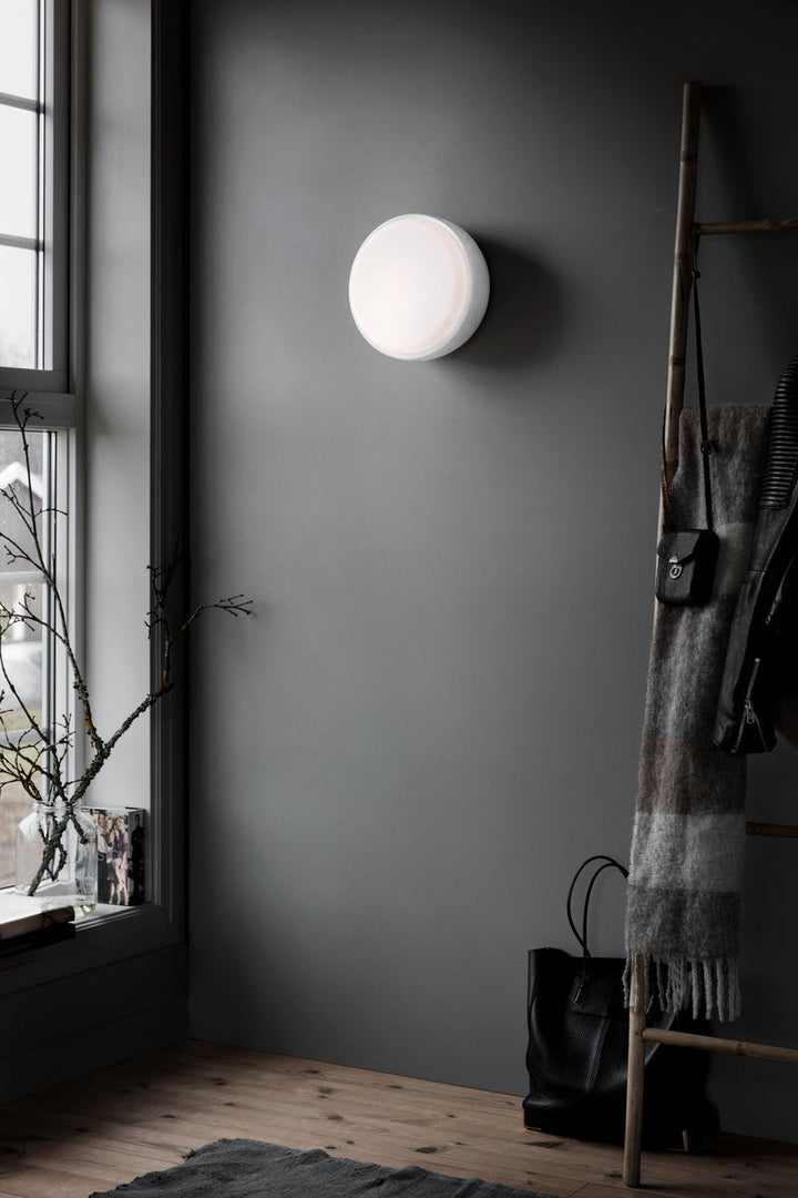 Over-Me-30-tak-vegglampe-Taklamper-Northern-NOn_642-8.jpg