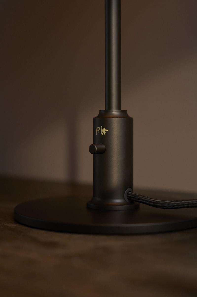PH-32-Dusty-Terracotta-Bordlamper-Louis-Poulsen-LP_5744173298-3.jpg