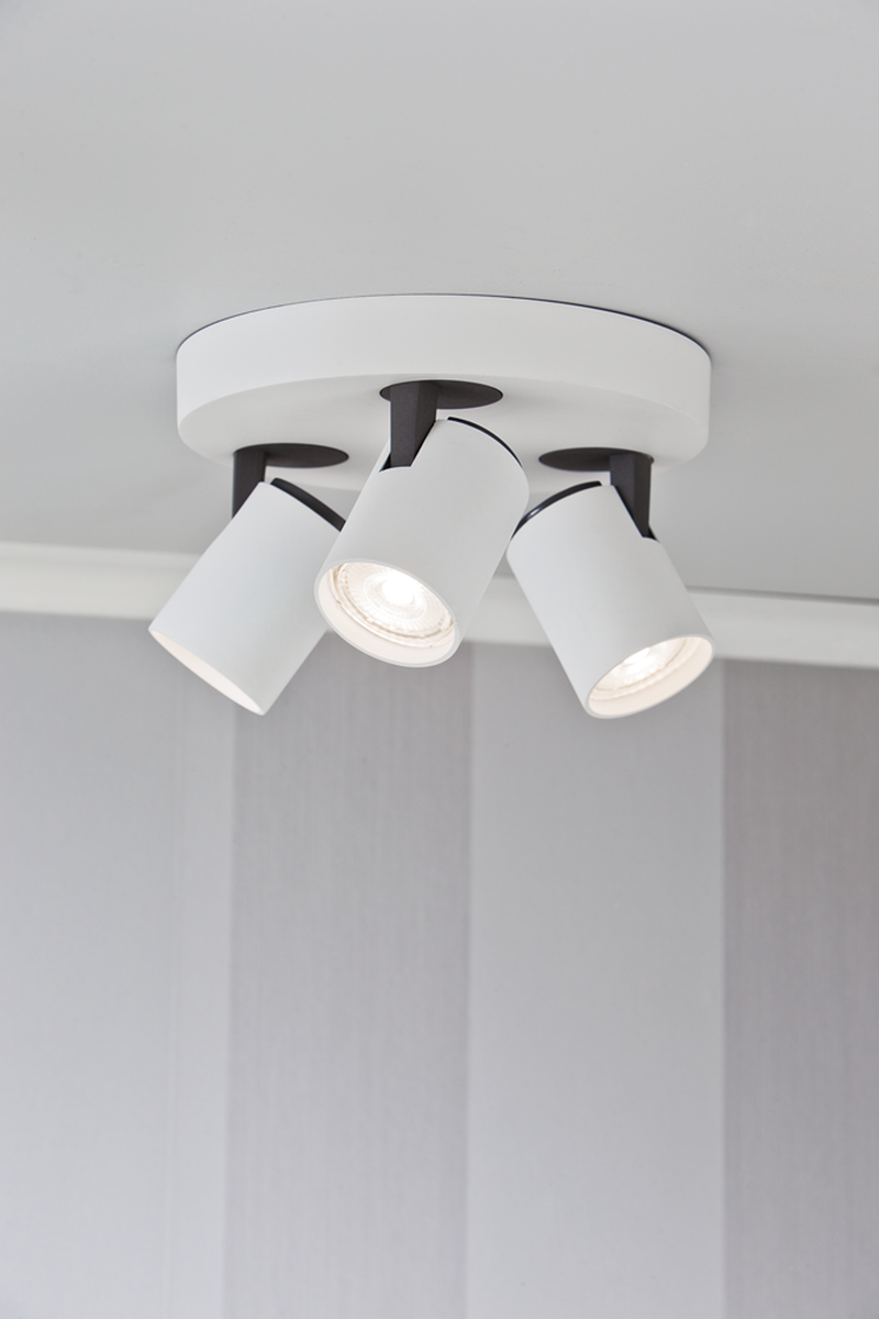 Rollo-rund-taklampe-3-spotter-HvitSvart-Taklamper-Aneta-Lighting-76628-01-2.png
