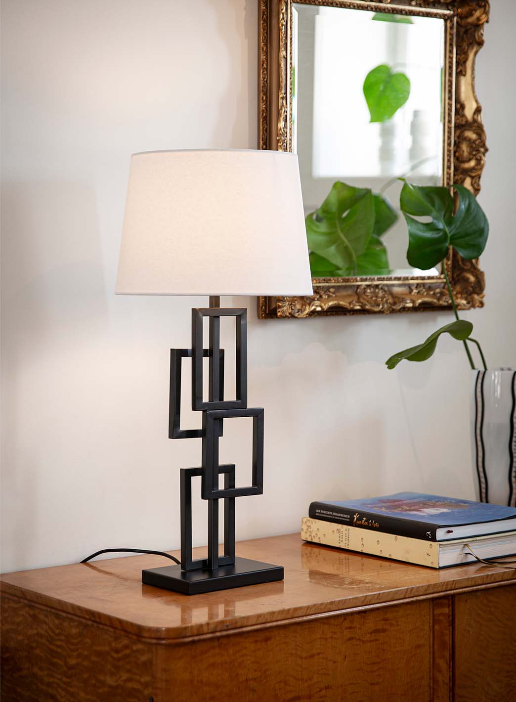 Saga_bordlampe_2.jpg