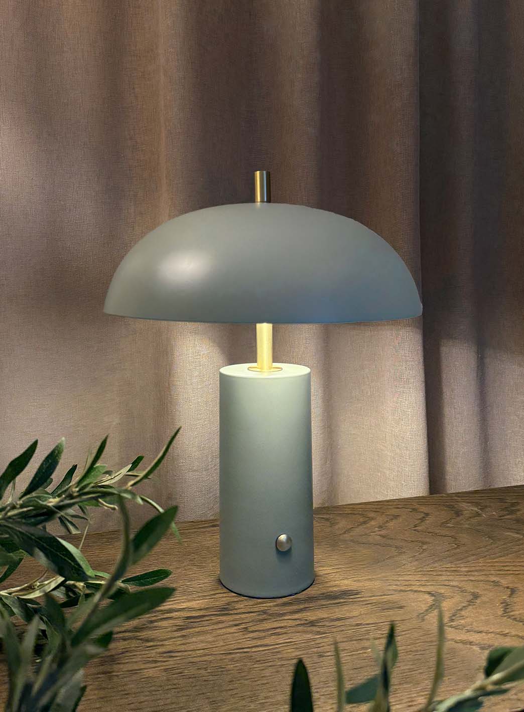 Skovjolt_dome_bordlampe_1.jpg