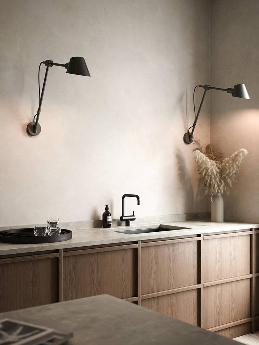 Stay-Long-vegglampe-Svart-Vegglamper-DFTP-2020455003-3.jpg