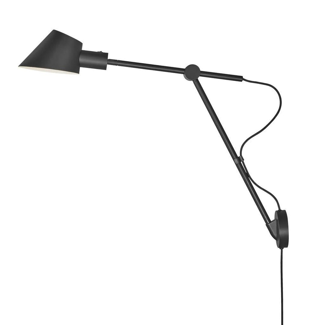 Stay-Long-vegglampe-Svart-Vegglamper-DFTP-2020455003-5.jpg