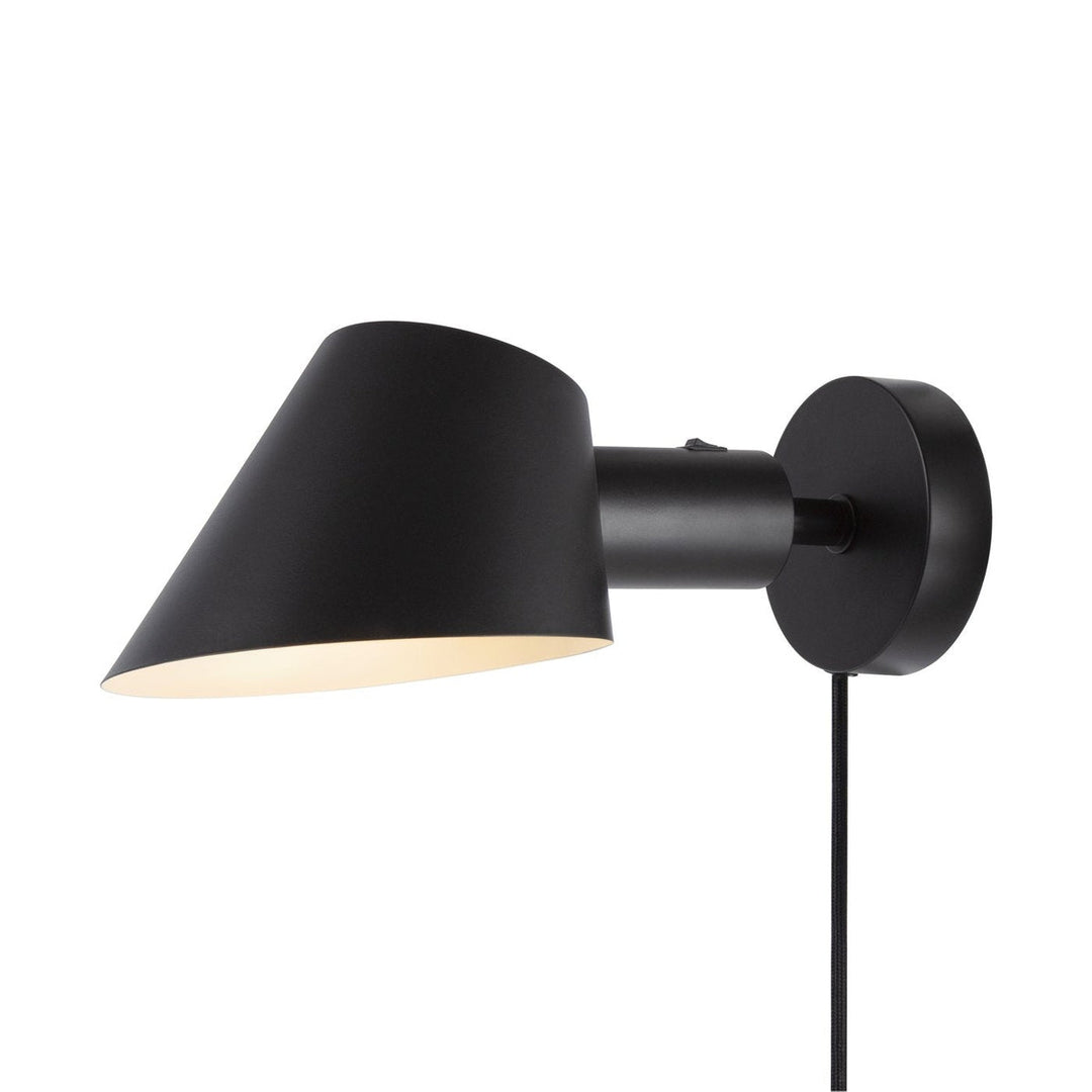 Stay-vegglampe-Svart-Vegglamper-DFTP-2220381003-3.jpg