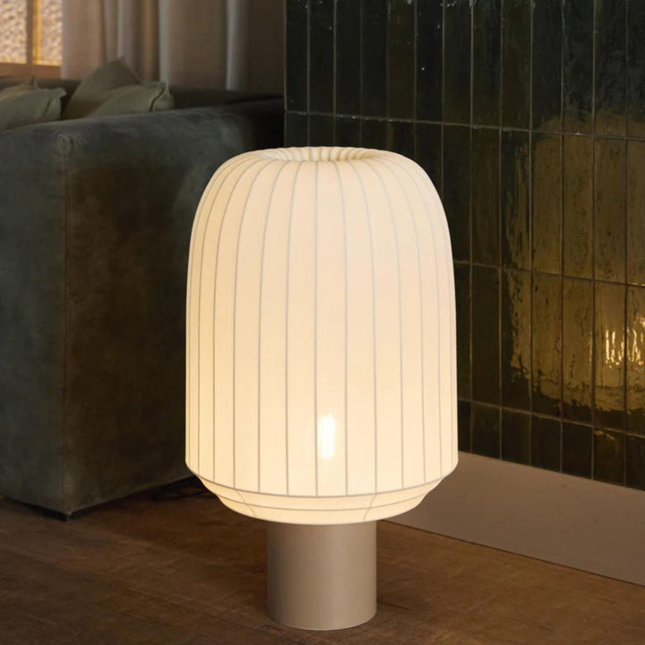 Tradition-gulvlampe-Bordlamper-Northern-Non_744-3.jpg