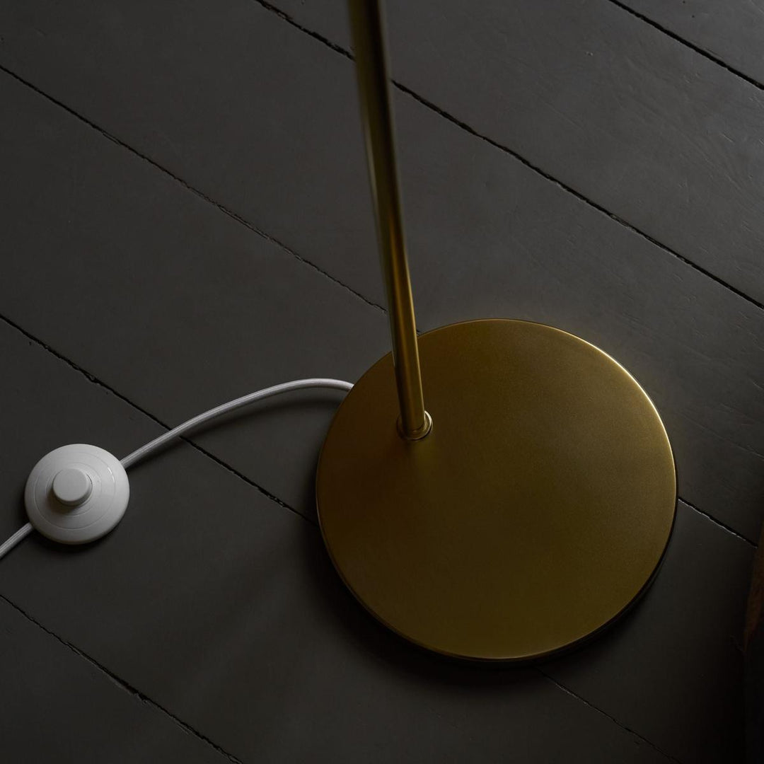 VL-Ring-Crown-gulvlampe-Gulvlamper-Louis-Poulsen-LP_5744613318-4.jpg