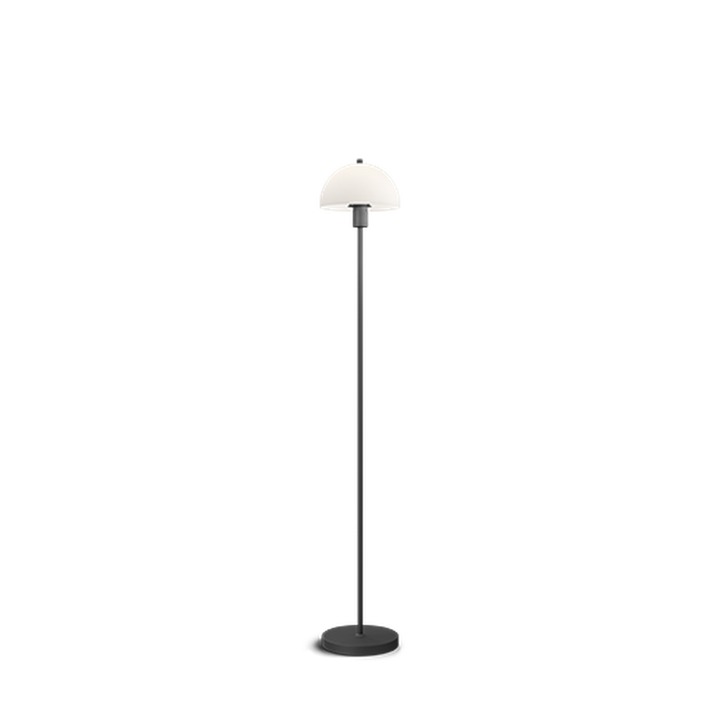 Vienda-gulvlampe-E14-HvitSvart-Gulvlamper-Herstal-HB140711400107-1.png